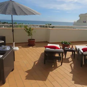 sea-view-apartment-near-porto-de-mos-beach-lagos.hotelaalgarve.com/